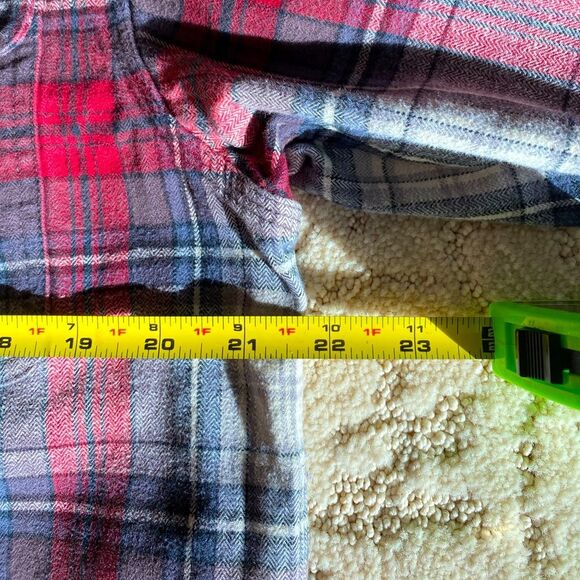 Carhartt medium men’s plaid heavy flannel original fit button front shirt. - Picture 7 of 8